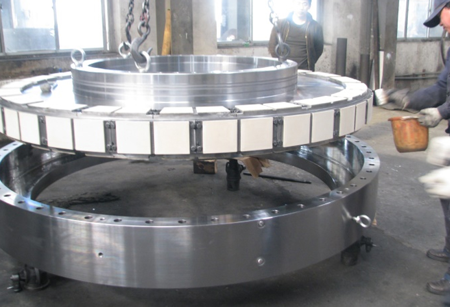 A Pioneer in Technological Innovation for Wind Turbine Main Shaft Bearings